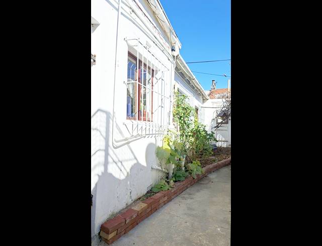 2 bed property to rent in OBSERVATORY